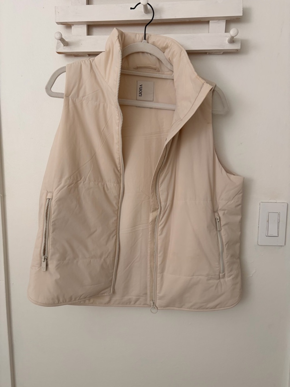Vuori Canyon Bone Puffer Vest